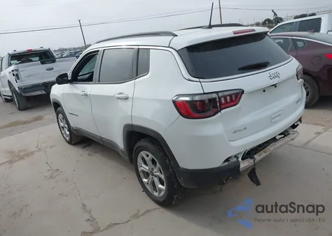 2025 Jeep Compass Latitude 4X4 z USA, uszkodzony, nr VIN 3C4NJDBN0ST569939